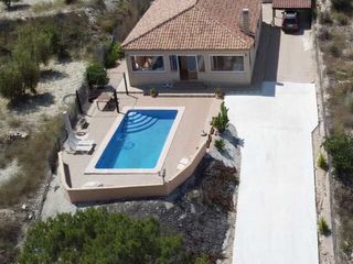 Xalet a Abanilla. Preciosa villa de 3 dormitorios y 2 baños en macisvenda.