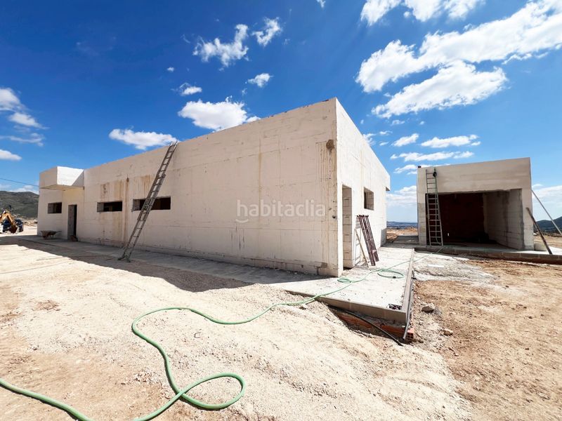 Foto 90d70d94-aa75-4763-ba27-e919fa6f5d51. Xalet a Novelda