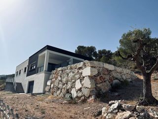 Xalet a Abanilla. Preciosa villa de 3 dormitorios y 2 baños en canada de la lena.