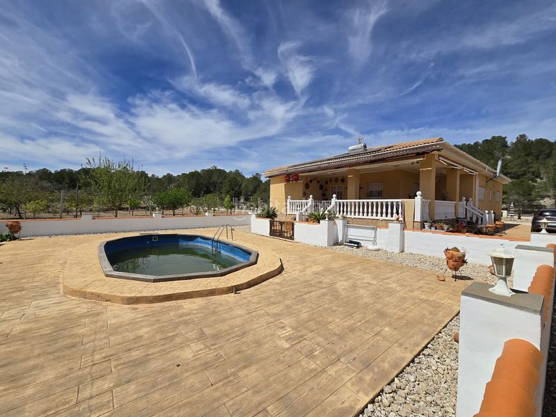 Foto 0bc98c1a-46b0-495f-bbd7-bc11506a1be5. Chalet dans Sax