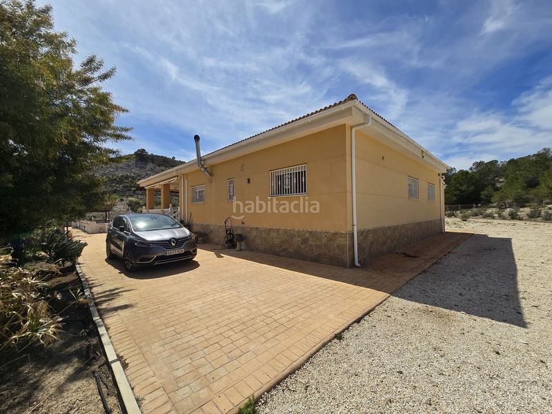 Foto 948cc438-f03d-4ed0-addb-4ed96c6c4d57. Chalet dans Sax