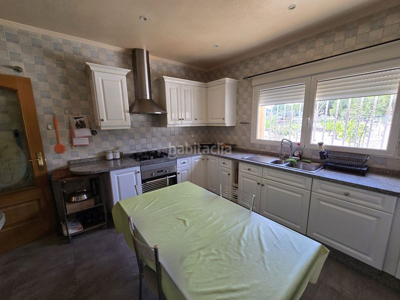 Foto f9504433-14ef-4853-928c-0b6e9b02b6e0. Chalet dans Sax