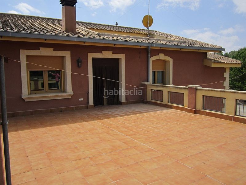 Foto b61d5718-f9a0-427a-acba-6150af3e4722. Chalet en Yecla