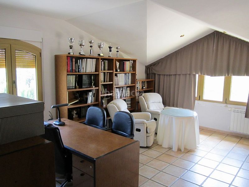 Foto e95f92b9-b450-43c7-900a-63b49c5bb79c. Chalet en Yecla