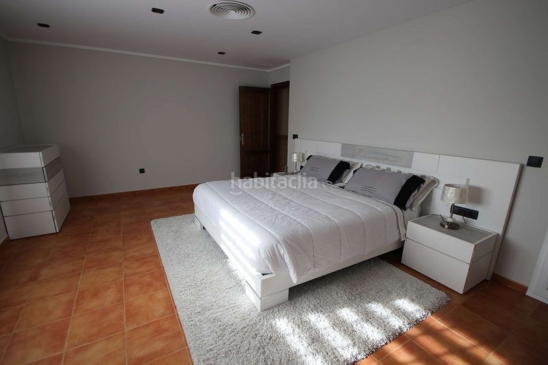 Foto d01cbfdc-c656-4fa7-a57e-500563bf9280. Xalet a Petrer