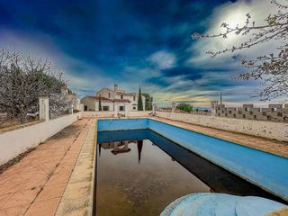 Country house in Novelda