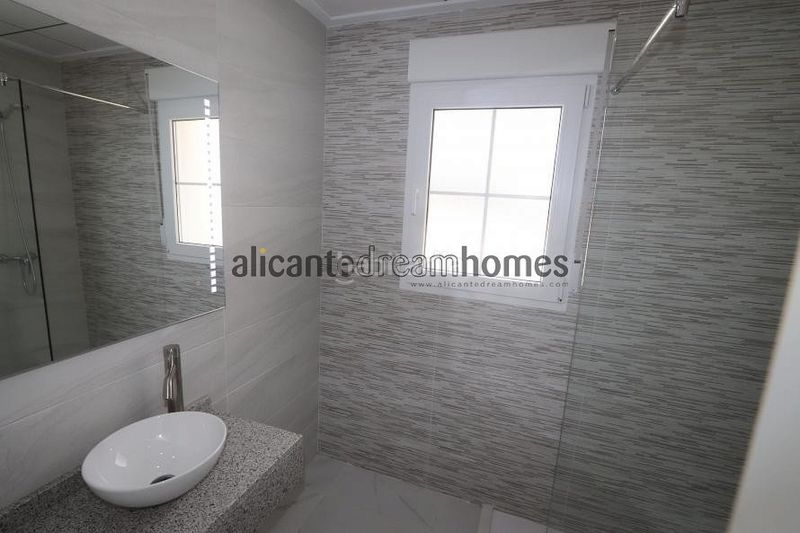 Foto 70f876a3-0d4d-4683-8bbf-9f683e0d3831. Chalet en Pinoso