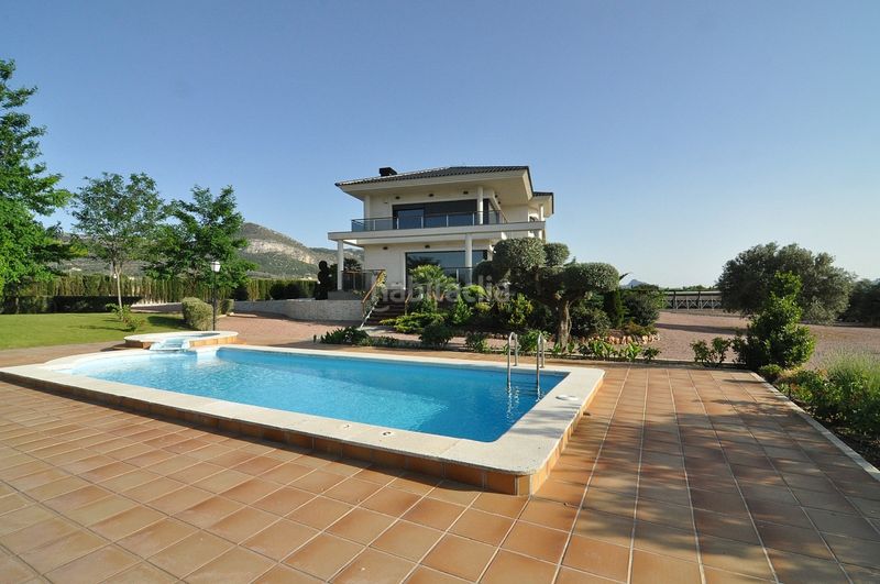 Foto 50ddcad6-3419-4671-bd6d-2294196dab66. Chalet en La Paz Villena