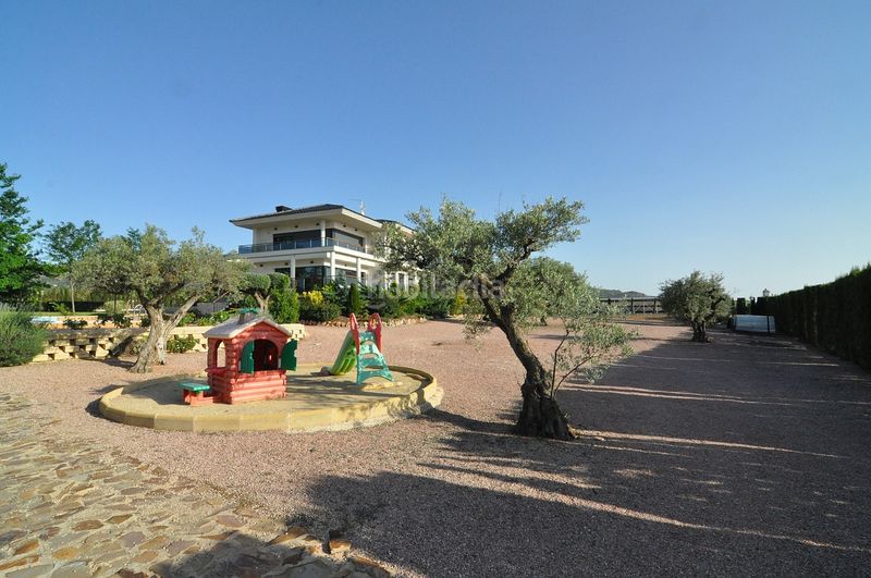 Foto c7a2ab35-0e72-44c1-b35c-2ffa130c01fe. Chalet en La Paz Villena