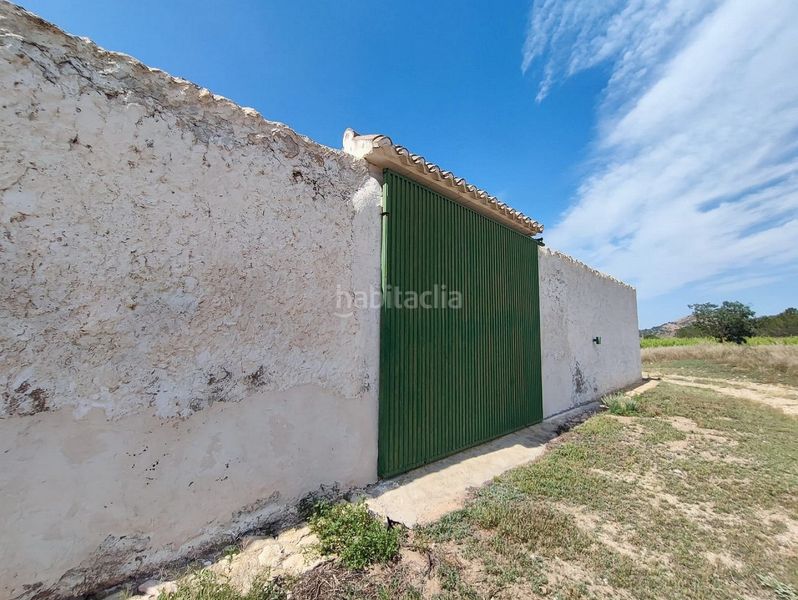 Foto 2751a11d-2cd7-4b75-8c42-67c3711d3c2b. Masia a Yecla