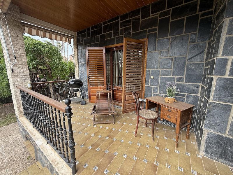 Foto b0a209a5-d763-4fa4-a1ed-7df6944935f4. Chalet in Centro Elda
