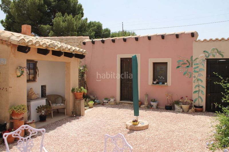 Foto a1fb56c6-1832-43e0-bc4b-b068eb7dd18c. Masia a Yecla