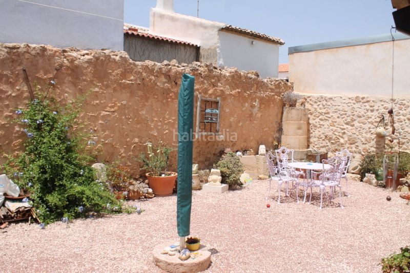 Foto b46ca91e-eec7-417c-881f-ad2b96819dae. Masia a Yecla