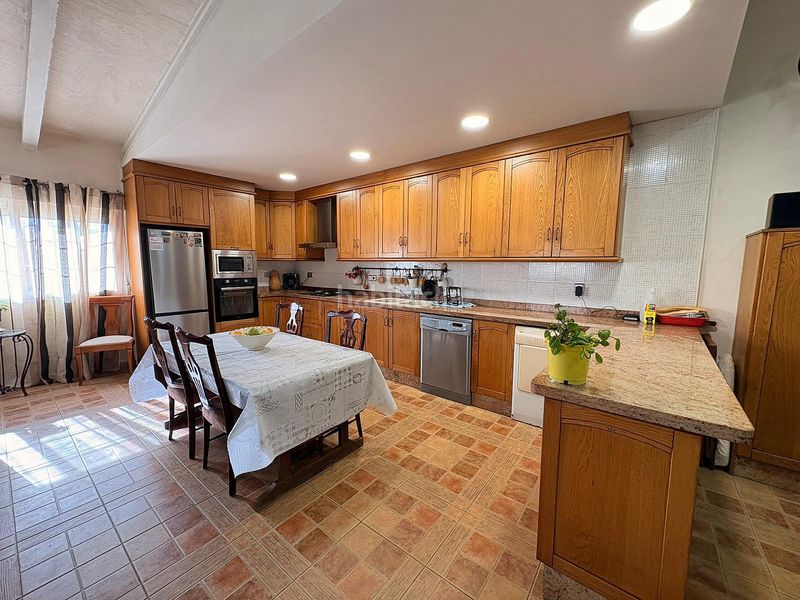 Foto b4cc74c9-4c67-4c1f-9a20-5d61b34977e8. Chalet dans Monòver