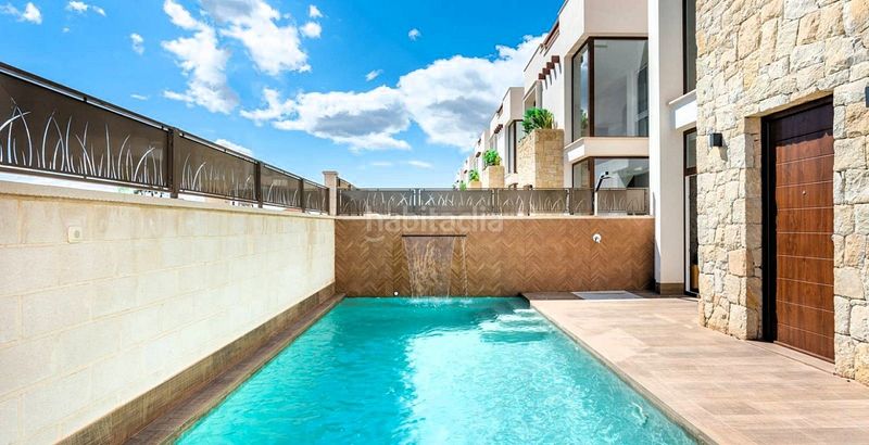 Foto c09d31f4-f3c2-4f72-adf2-c55c2a3657a7. Chalet en Montesinos (Los)