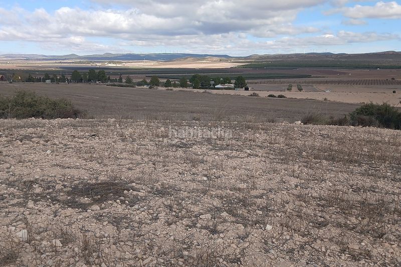 Foto bf4bb982-541b-4ad8-9d84-275337e9ac65. Finca rústica a Yecla