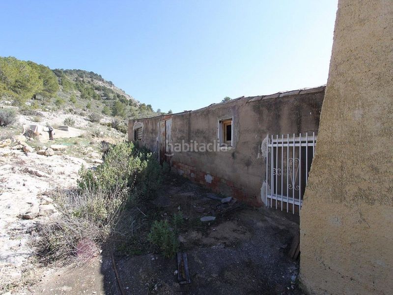 Foto bdb19f8e-1859-4d8a-bbc3-87a55b480415. Xalet a Petrer