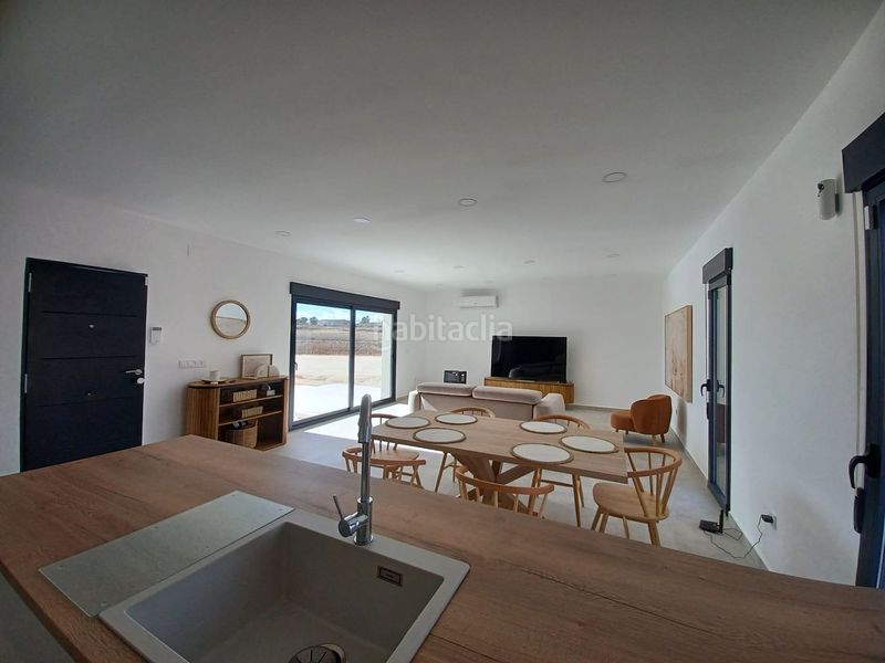 Foto fd52b798-0a55-4cfc-8924-594bd3e1f55d. Chalet en Pinoso