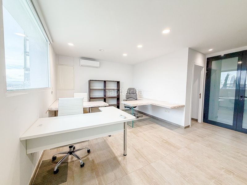 Foto 0cded47a-f2ec-45ba-9d6f-f1785b1b4518. Local comercial nave completamente reformada y moderna en Villena