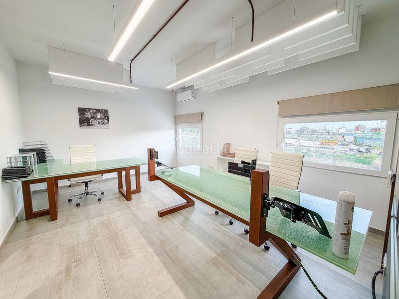 Foto 4cb39911-c1ba-4a3c-91e8-913046c271f3. Local comercial nave completamente reformada y moderna en Villena