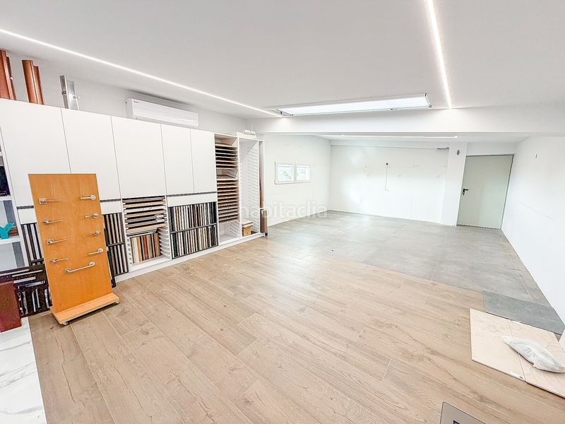 Foto 9f63b9ad-730d-411d-be44-64de415241dd. Local comercial nave completamente reformada y moderna en Villena