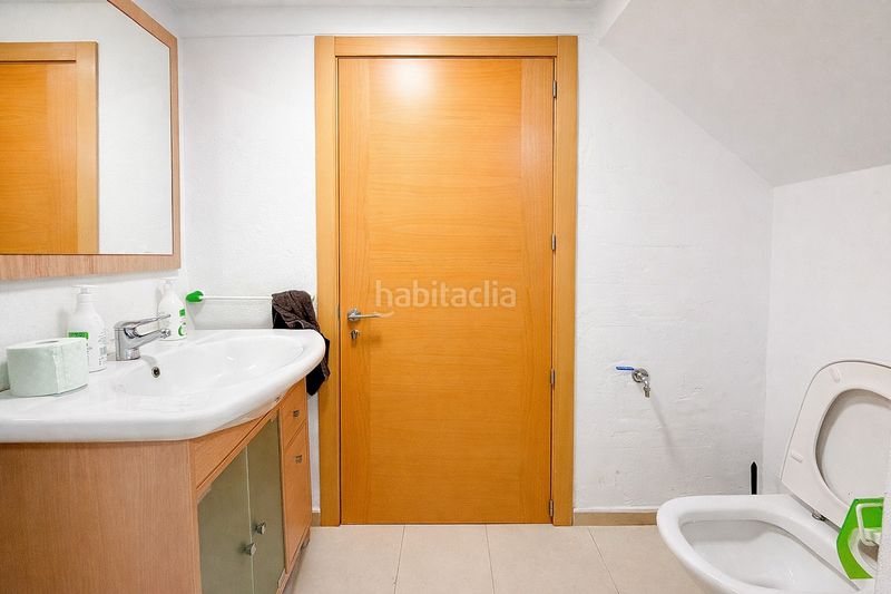 Foto b49c1e01-0727-42c4-8e74-a5e0b609f345. Local comercial nave completamente reformada y moderna en Villena