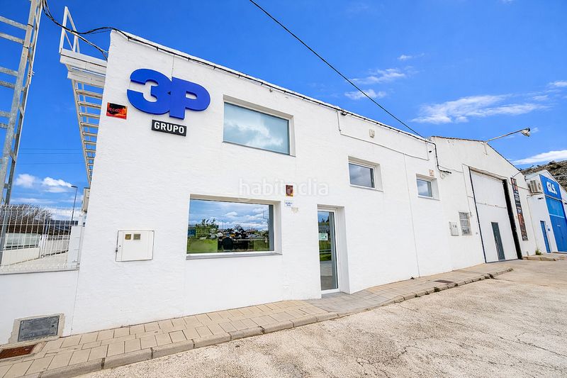 Foto b77587cd-8ae8-4218-9312-862135ff2367. Local comercial nave completamente reformada y moderna en Villena