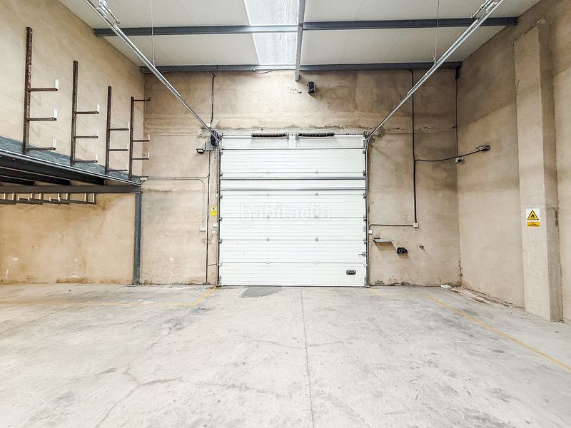 Foto e2c6af4c-dacd-4192-a1ef-2b198567665f. Local comercial nave completamente reformada y moderna en Villena