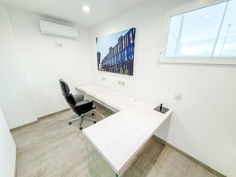 Foto f7c479ed-fa03-4172-8996-0e35bee04930. Local comercial nave completamente reformada y moderna en Villena