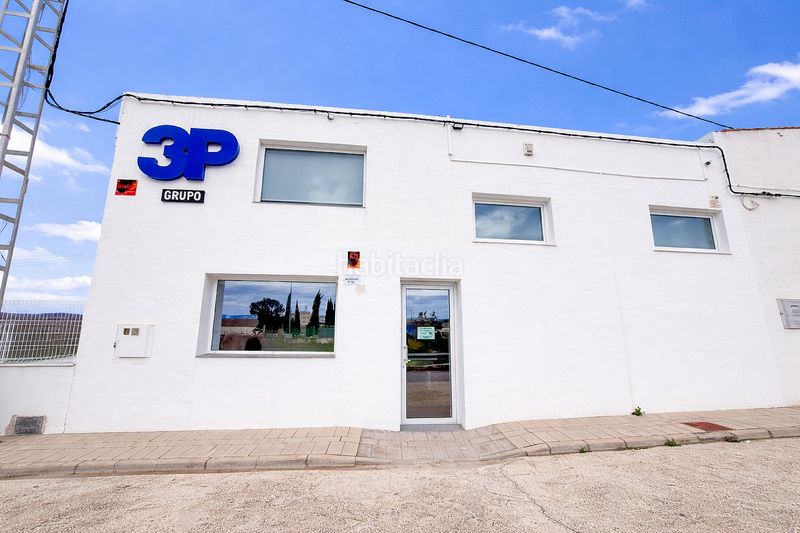 Foto f988aa44-3b07-49e0-b4aa-7130cb5a9b1f. Local comercial nave completamente reformada y moderna en Villena