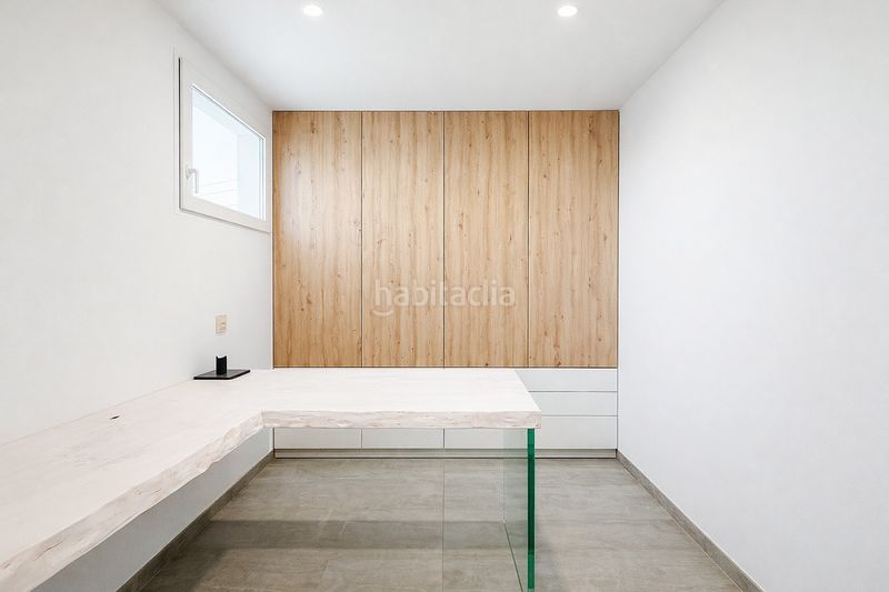 Foto faa384aa-d344-4f1a-9929-b1ae8df40413. Local comercial nave completamente reformada y moderna en Villena