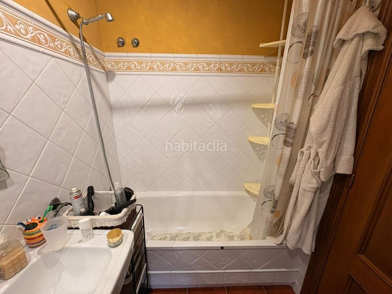 Foto 9f47192a-9698-4e26-b5ab-473baa8b3809. Casa aparellada a Plaza de Toros-Avenida Chapí-Trinquete Elda
