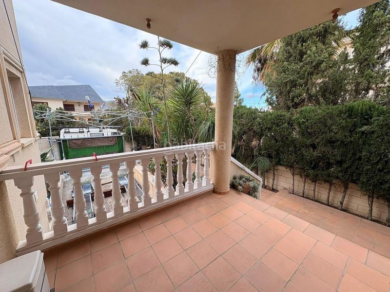 Foto c30a5c43-05f7-4c3d-9367-85b0528081b7. Casa aparellada a Plaza de Toros-Avenida Chapí-Trinquete Elda