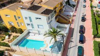 Zweistöckige Wohnung in Nueva Torrevieja