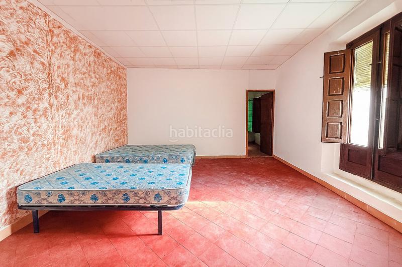 Foto f8045c69-d603-4df3-ac13-c799170cb135. Casa a schiera con camino parcheggio in Sax