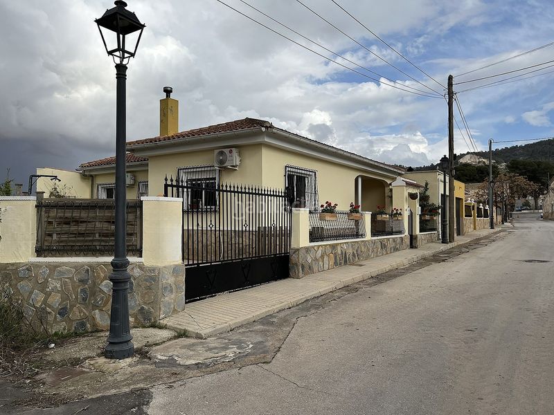 Foto 6ed6d6f8-3fc6-4e90-8526-ca0d98dd1d56. Dúplex a Abanilla