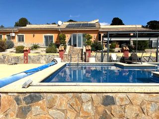 Mas à Castalla. Encantadora casa de campo