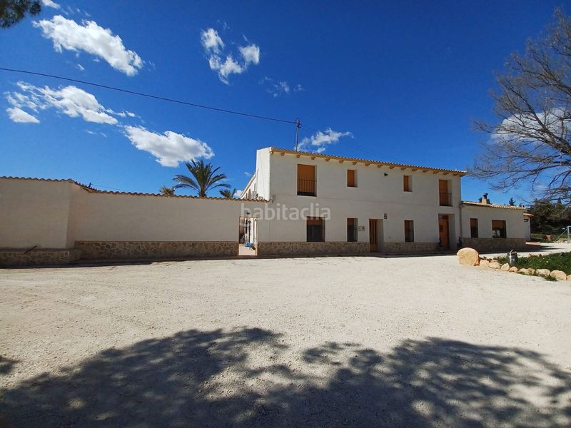Foto 9d5072fb-40d2-41d5-a634-95b5e4360658. Masia a Pinoso