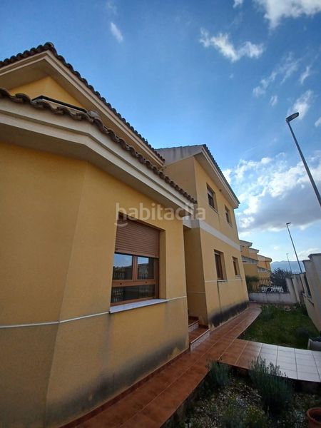 Foto d8053a11-f405-4f0c-a121-a4c4a4f7c04e. Duplex in Pinoso