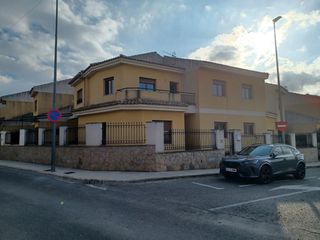 Zweistöckige Wohnung in Pinoso