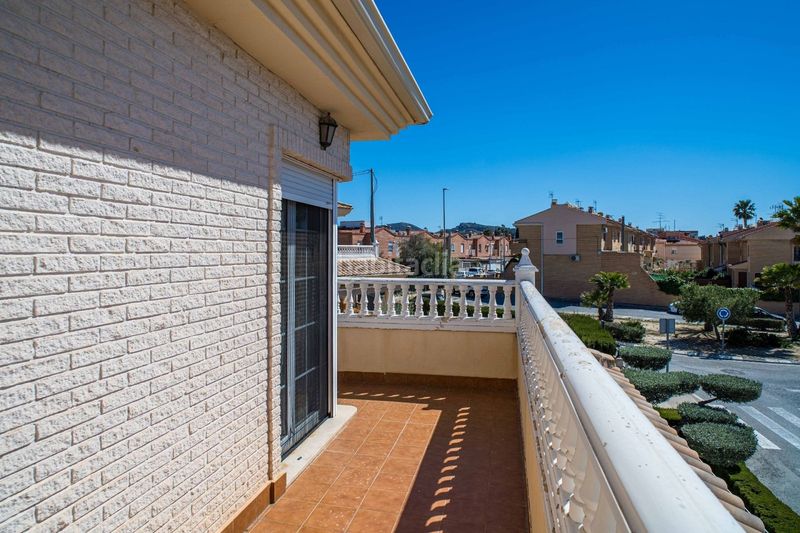 Foto 47ff4766-0e08-45c6-9677-d5c1b5ea78c9. Chalet in Plaza Castelar - Mercado Central Elda