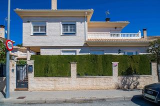 Chalet in Plaza Castelar - Mercado Central