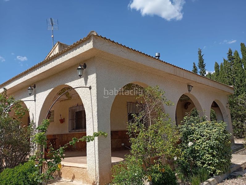 Foto b6fb442a-d24b-43da-892c-7a14ef8ef19b. Chalet en Yecla