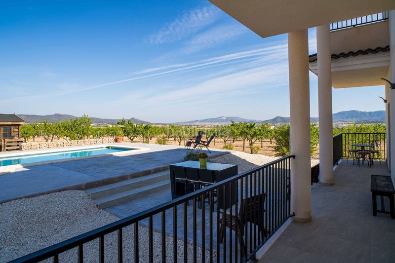 Foto 4a74dbea-42cd-448f-a2e8-1b29a3ba46ce. Chalet en Pinoso