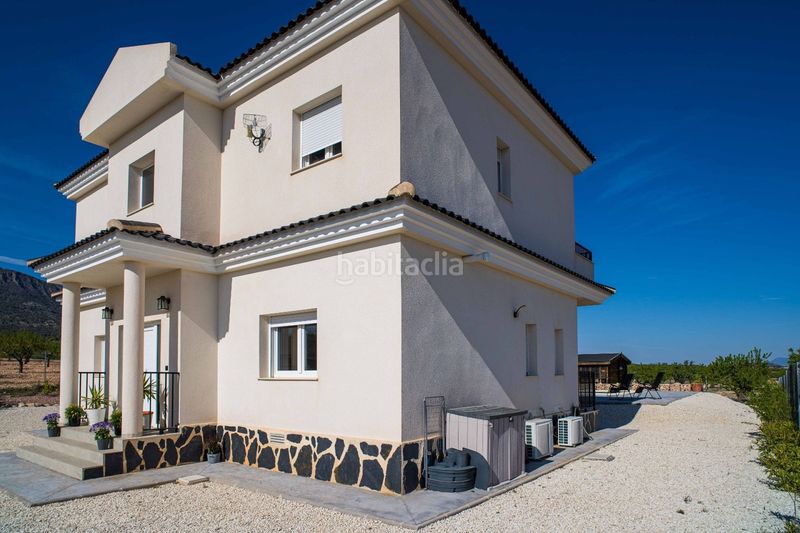 Foto f95fc3f2-8c90-4afa-941d-ae9bf51820ae. Chalet en Pinoso