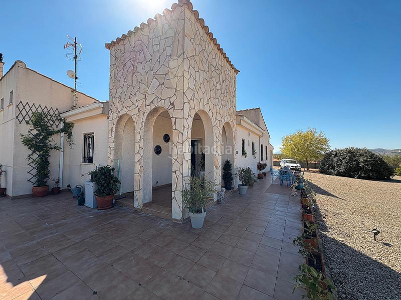 Foto fb75bcff-2ef9-4e35-9ea9-7df8ff16fd72. Chalet con camino riscaldamento piscina in Biar