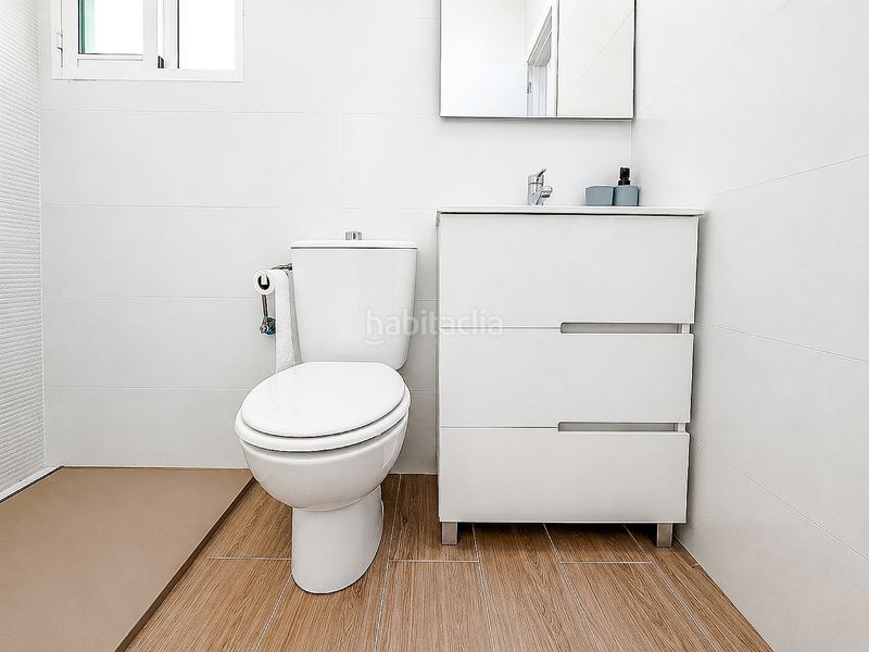 Foto f7dabca4-d6d3-4771-9b5d-fc525276422e. Casa aparellada a Playa Flamenca Orihuela