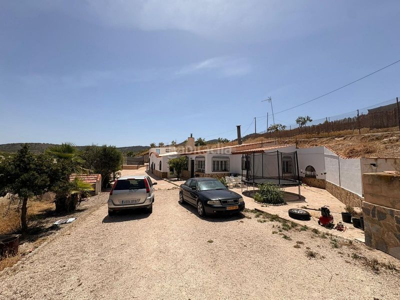 Foto 81ca3258-41b2-42ef-b867-f2d51c90890f. Masia a Jumilla