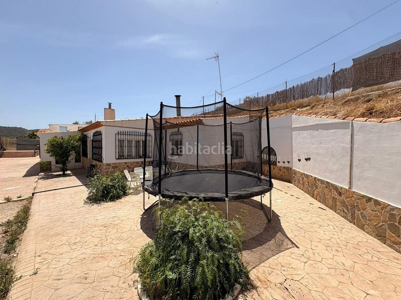 Foto e58c8a7c-acaf-460e-94fe-49ca05212797. Masia a Jumilla
