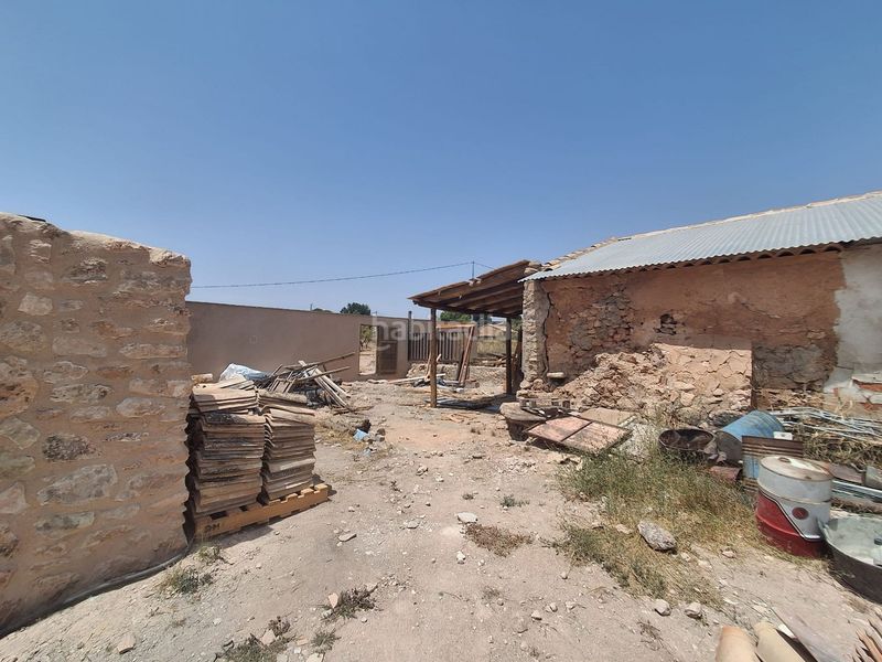 Foto f9c37421-c5dc-4460-a60e-f6e2aa921c29. Masia a Pinoso